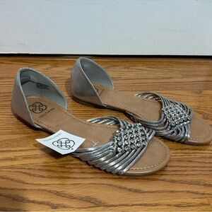 Daisy Fuentes Women's Silver Rhinestone Open Toe Flats